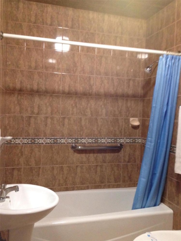 Walls Motel Long Beach image 12