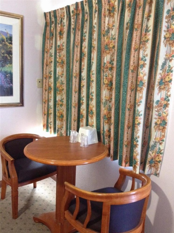 Walls Motel Long Beach image 21