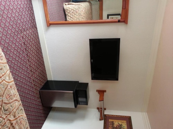 Walls Motel Long Beach image 28