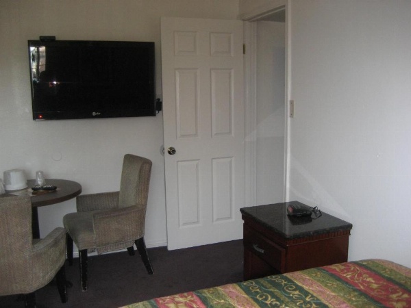 Walls Motel Long Beach image 41