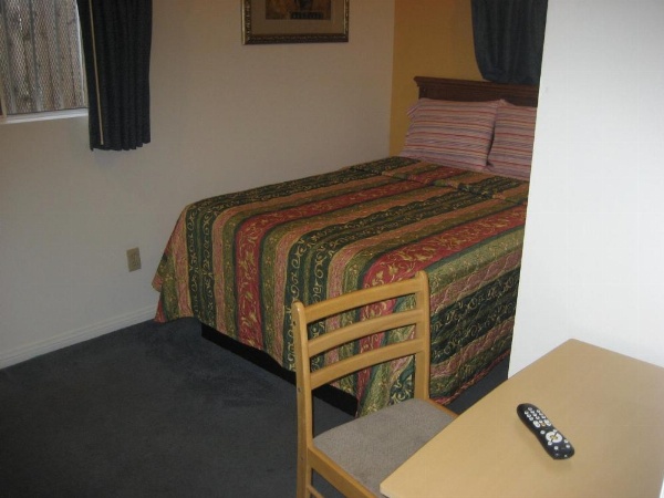 Walls Motel Long Beach image 49